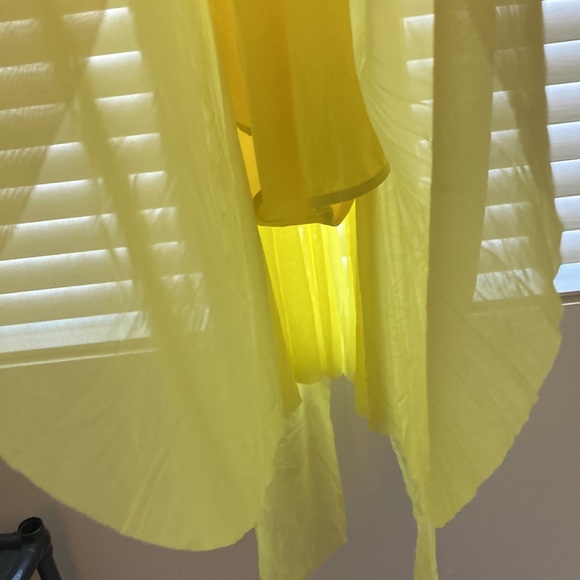 Yellow soft flow like ballerina dress with multiple layers of differing lengths - Picture 5 of 9